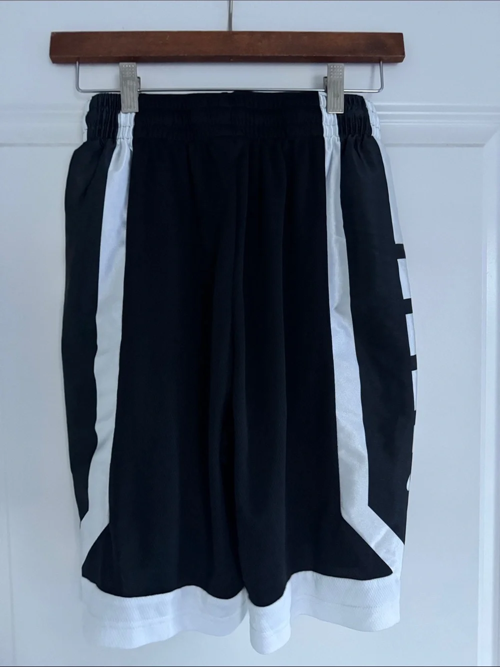 NWOT Kids Nike Jordan Regular Fit Black & White Elite Drawstring Shorts S